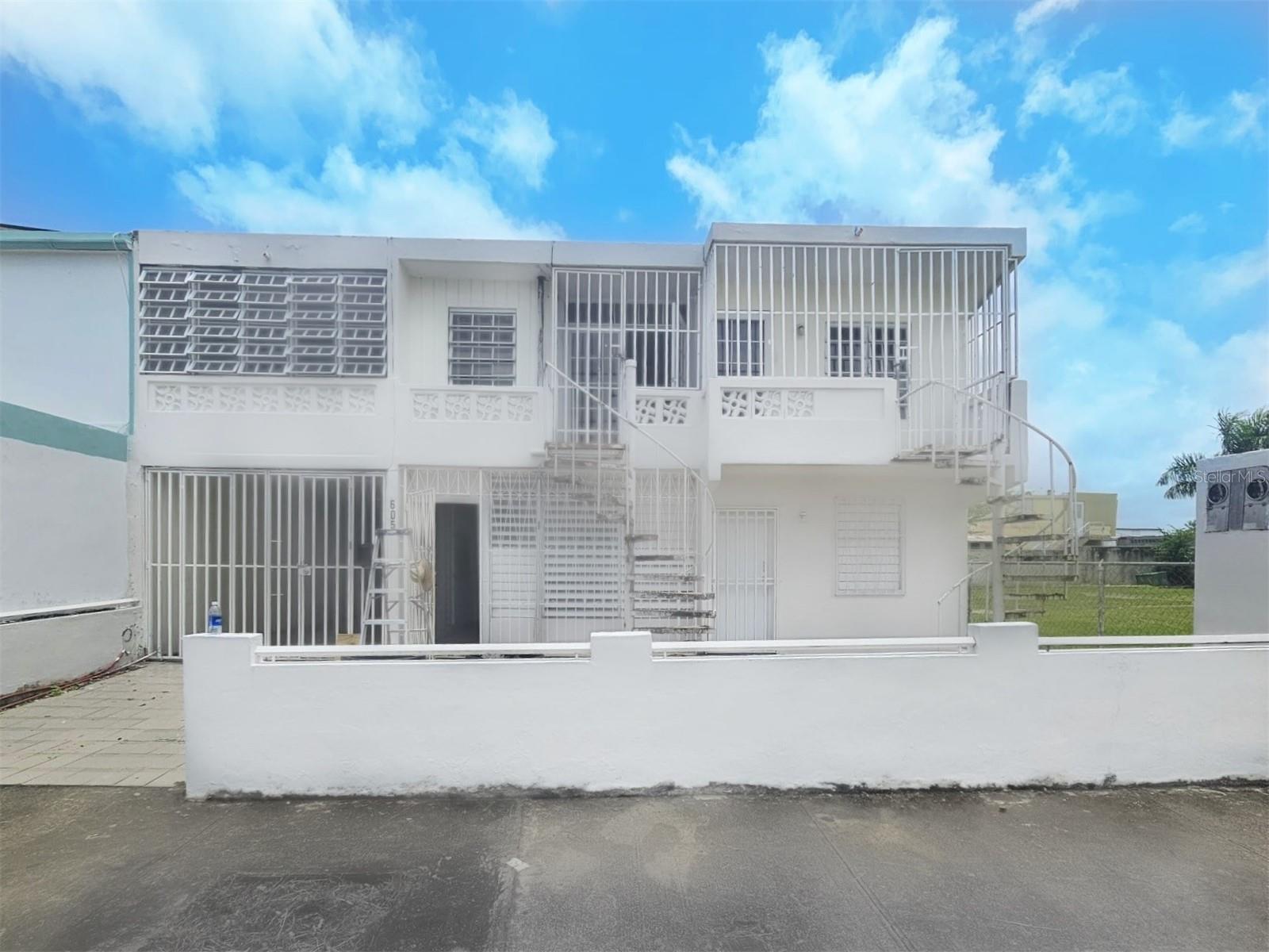 603 CALLE VIA 3