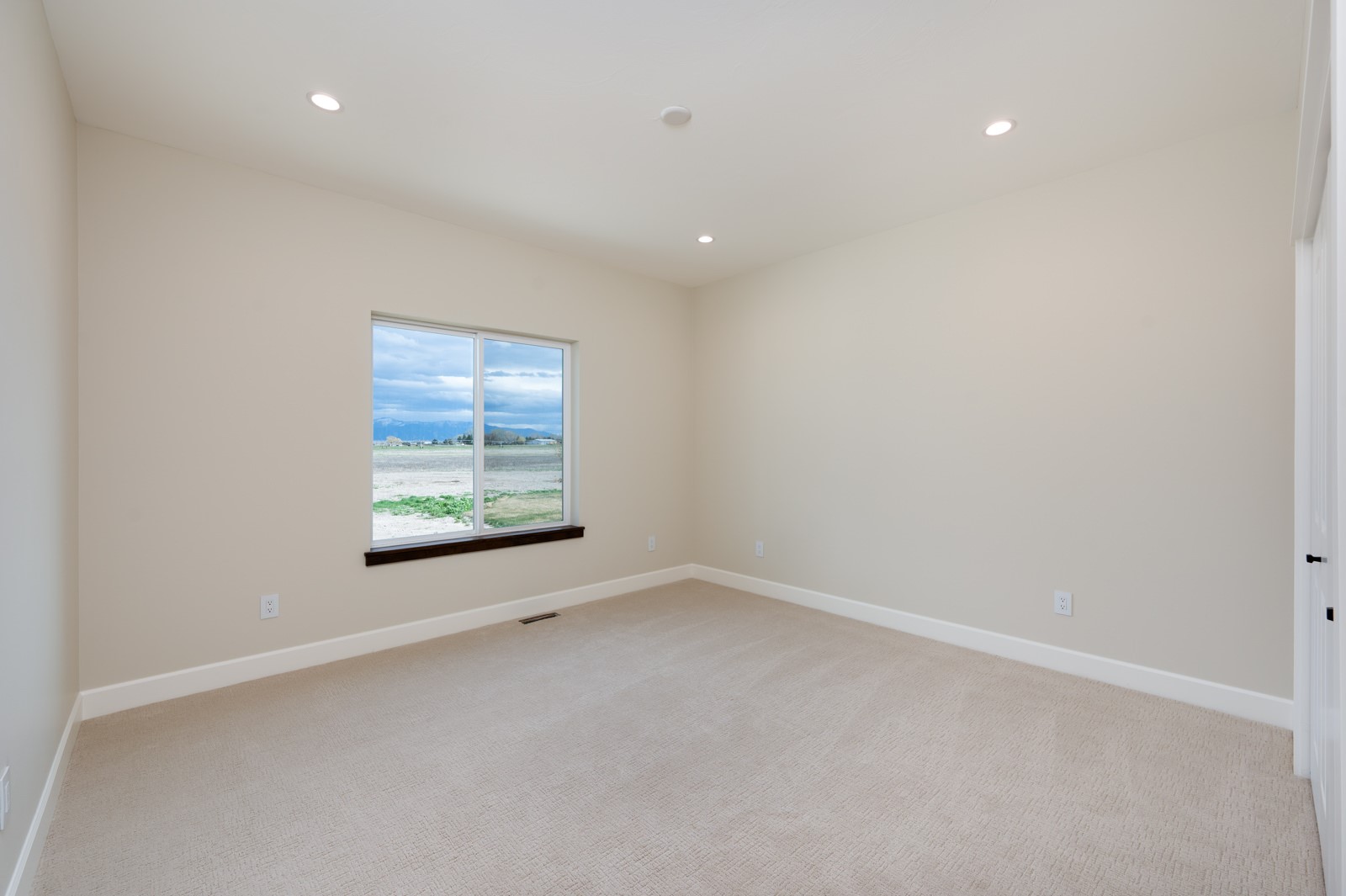 207 S Crispin Street