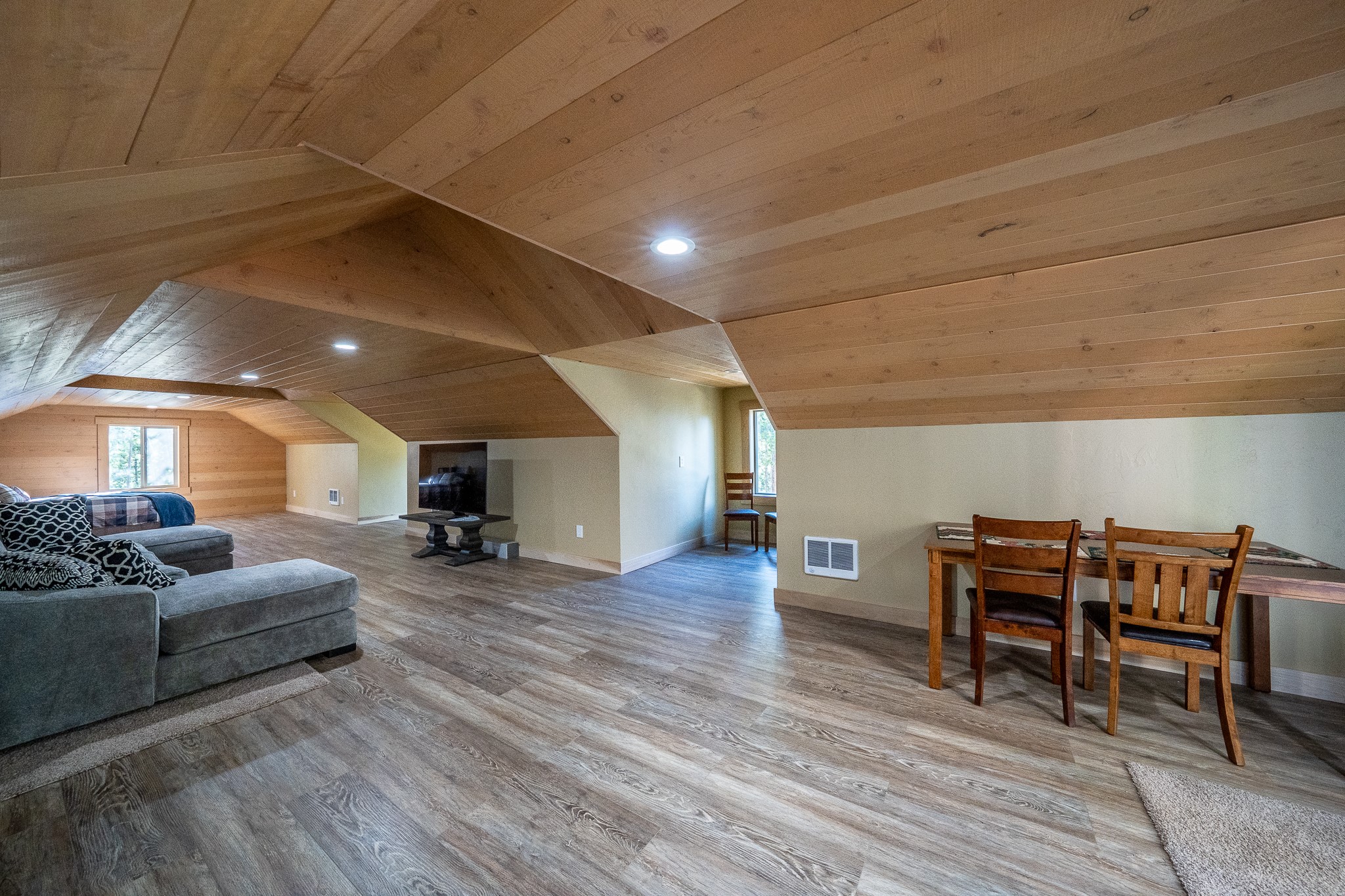 23 Lodgepole Lane W