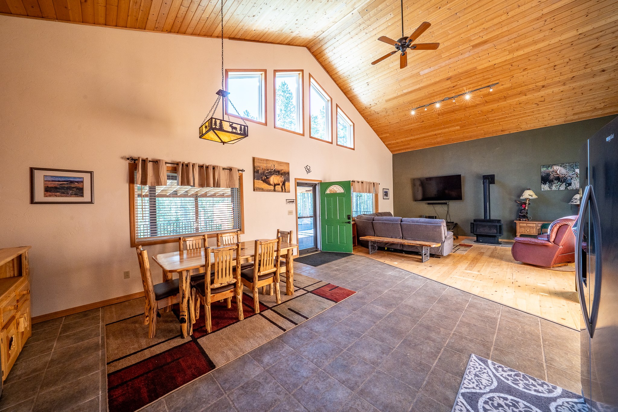 23 Lodgepole Lane W