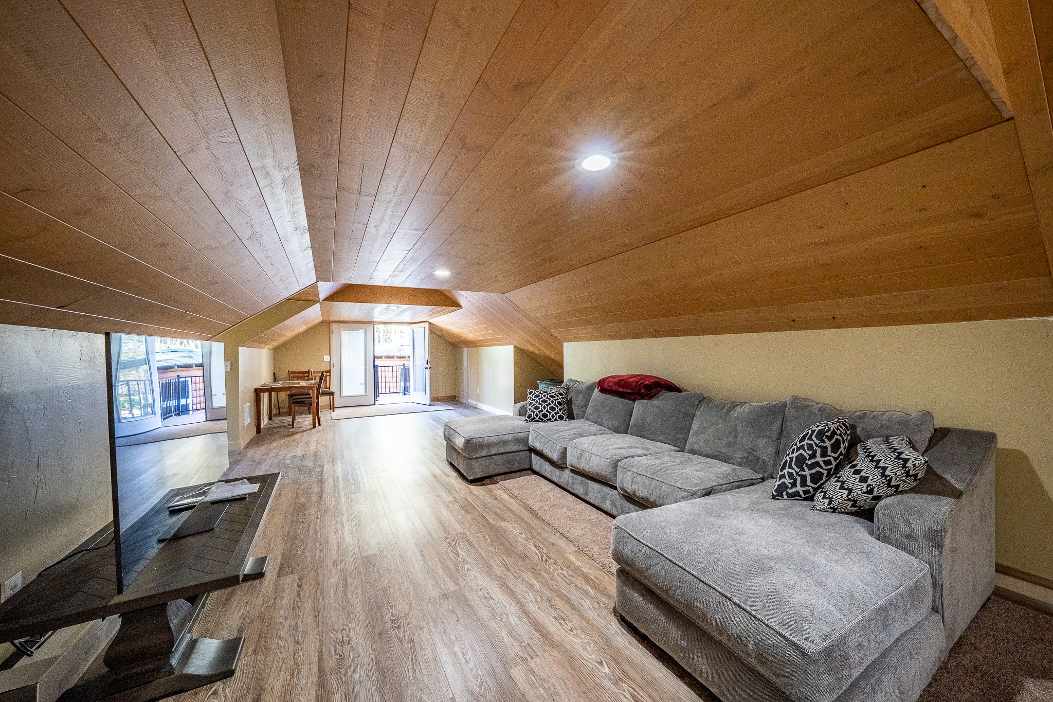 23 Lodgepole Lane W