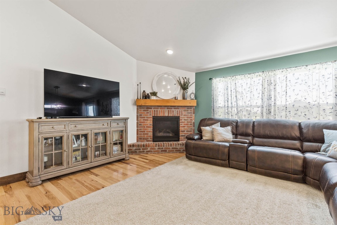 285 Northwest Passage Lane