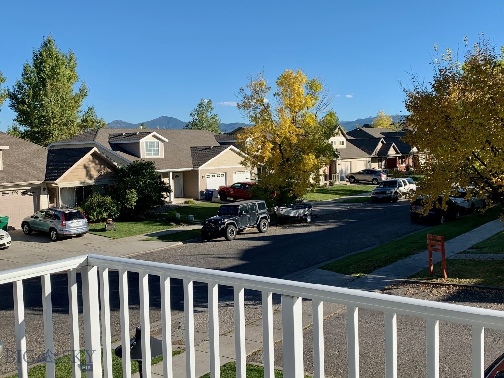 893 Forestglen Drive 1F