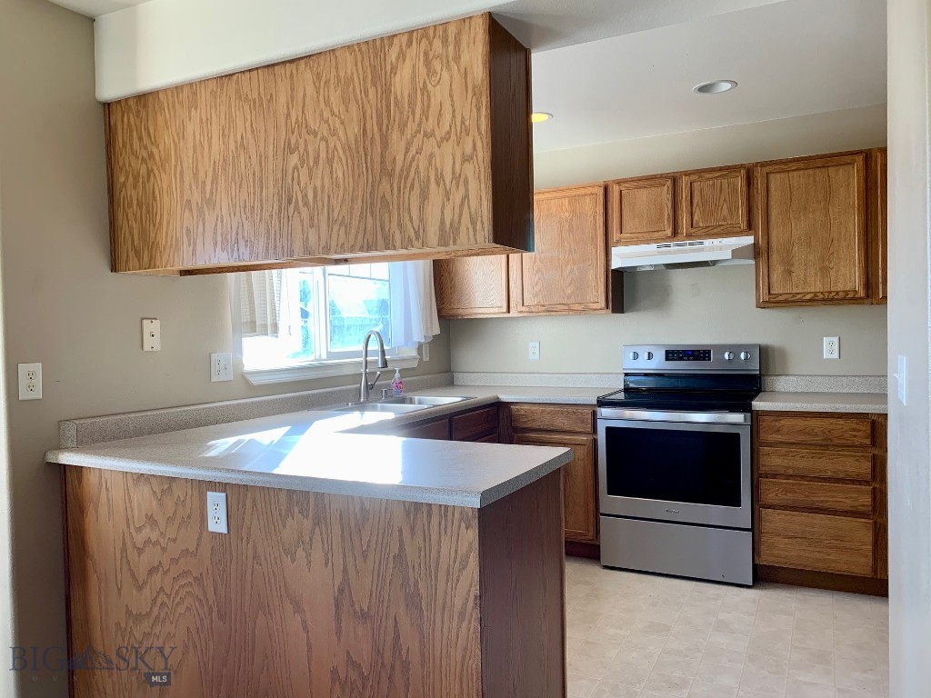 893 Forestglen Drive 1F