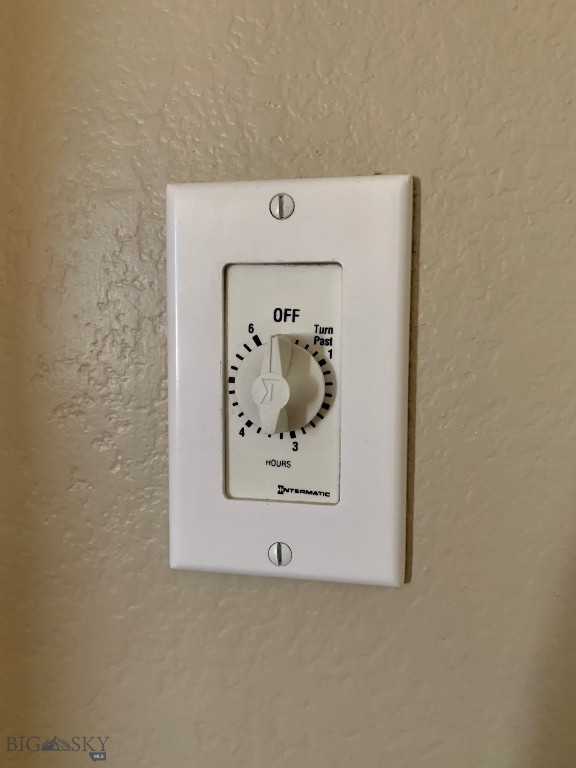 893 Forestglen Drive 1F