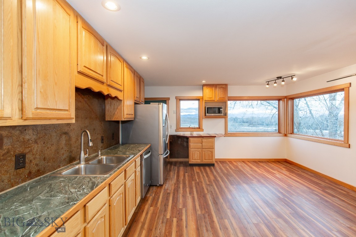 10895 US Highway 287