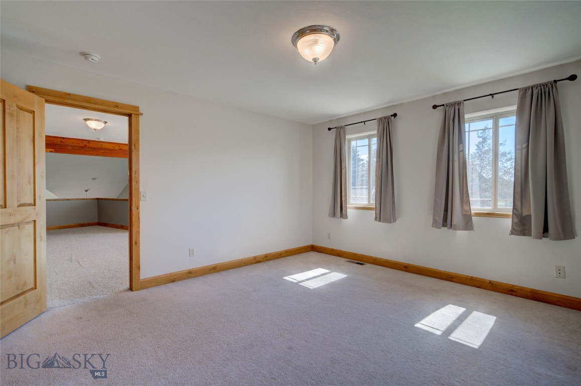 437 Old West Trail