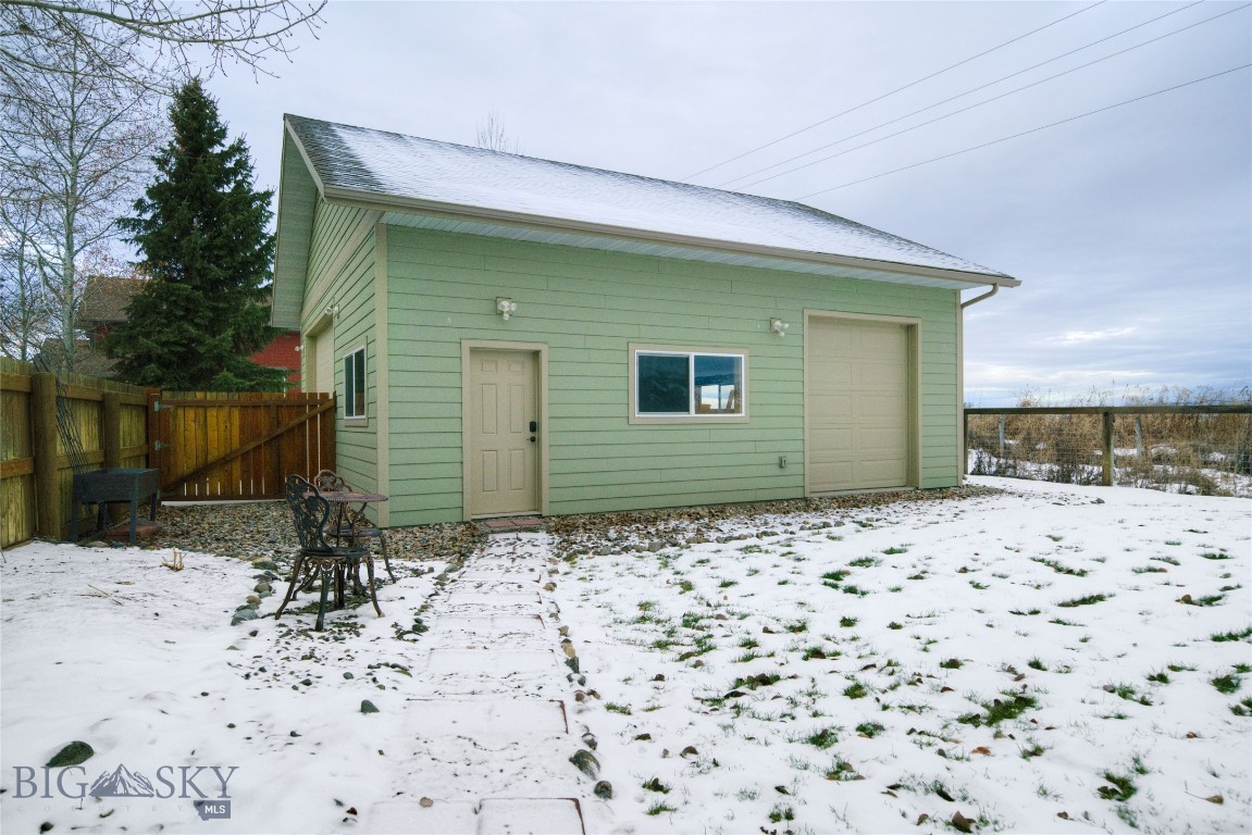 437 Old West Trail
