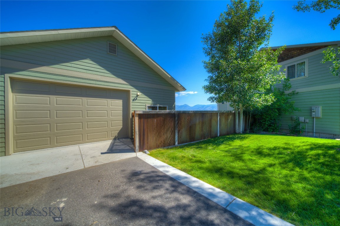 437 Old West Trail