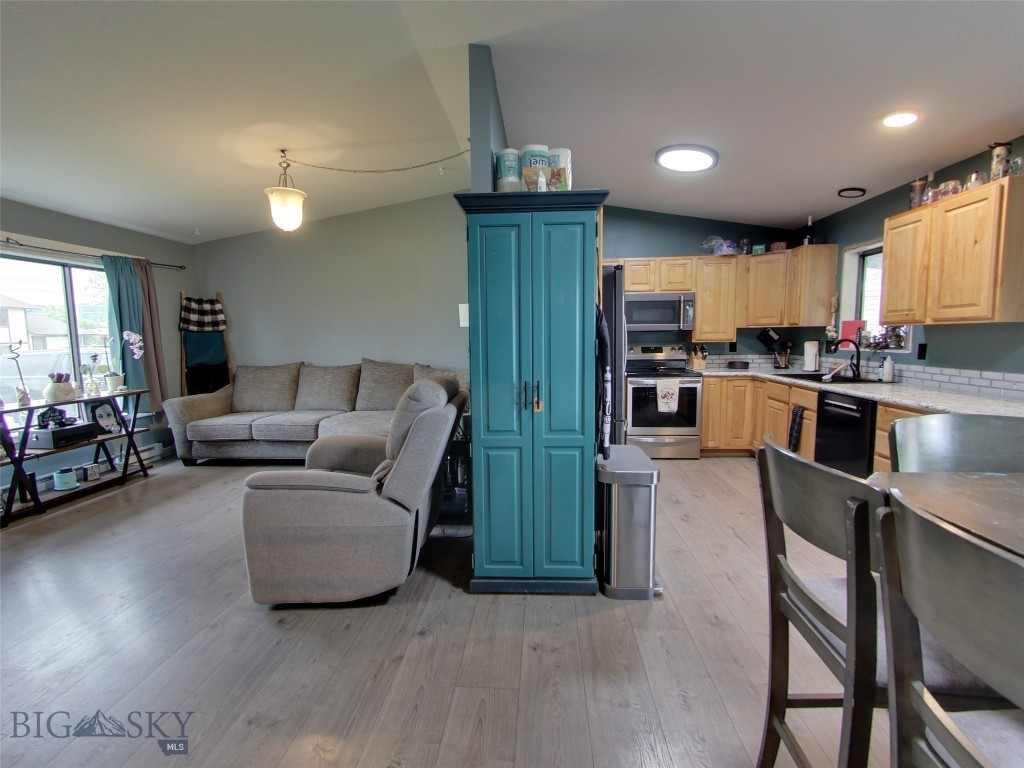 902 E Gallatin Avenue