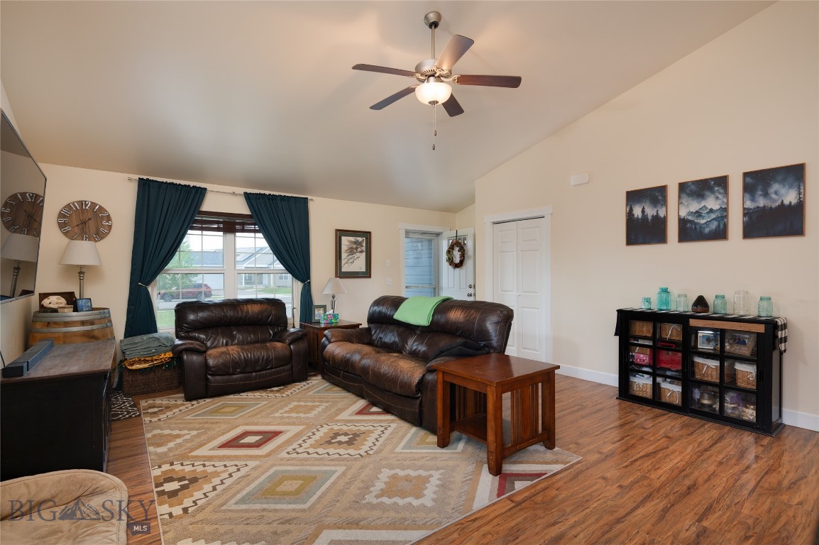 2206 Sturnella Lane