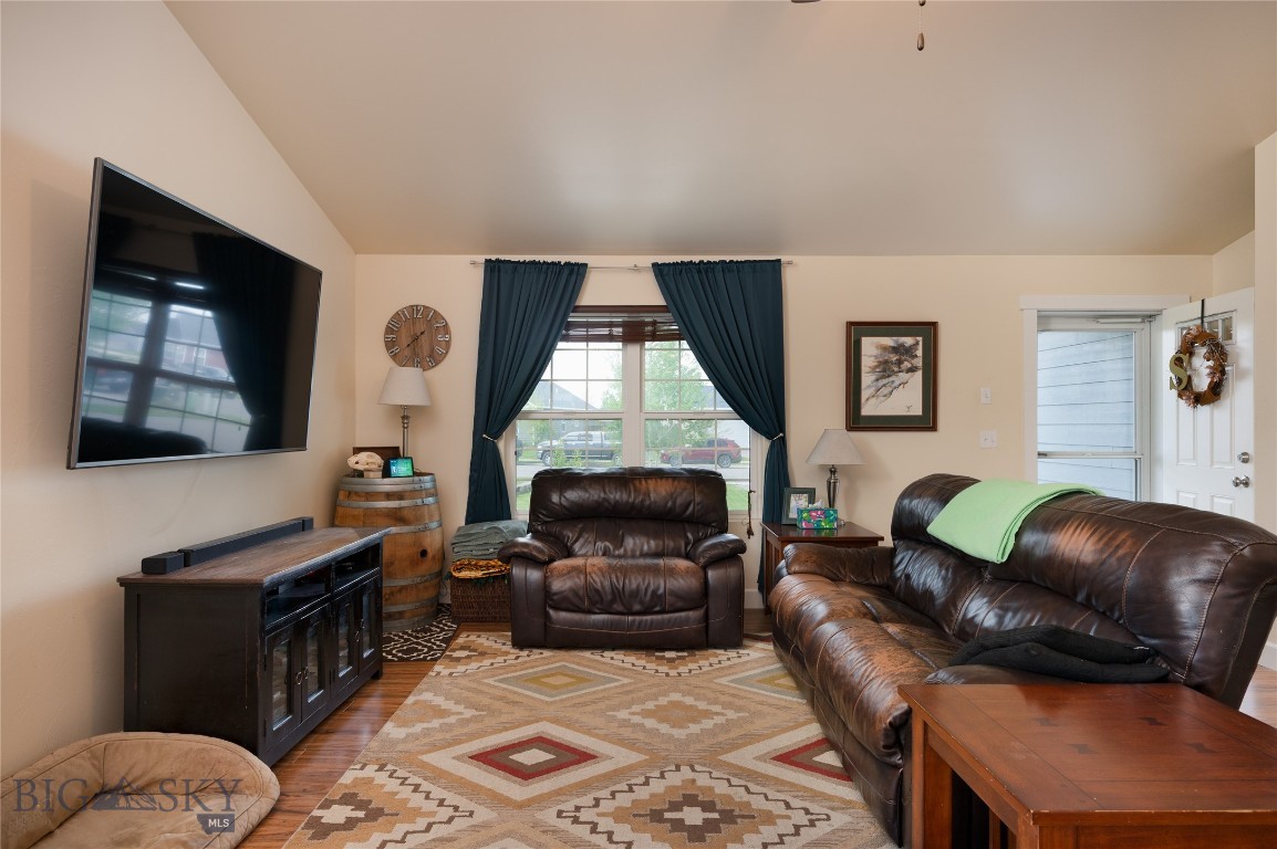 2206 Sturnella Lane