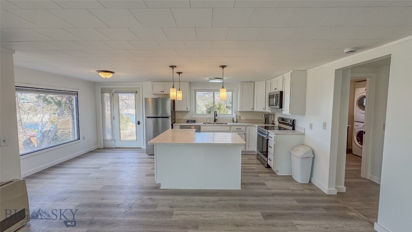 8412 Lake Park Trail