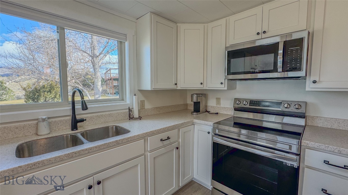 8412 Lake Park Trail