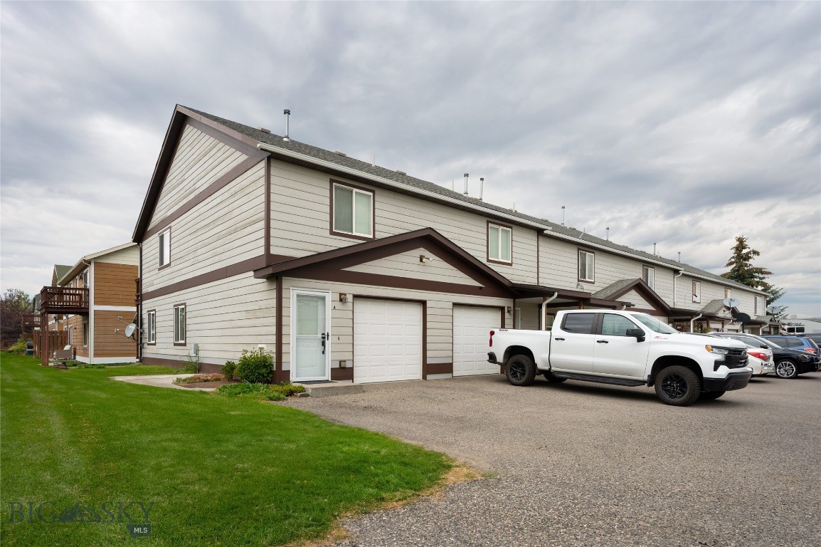 1126 Cruiser Lane A