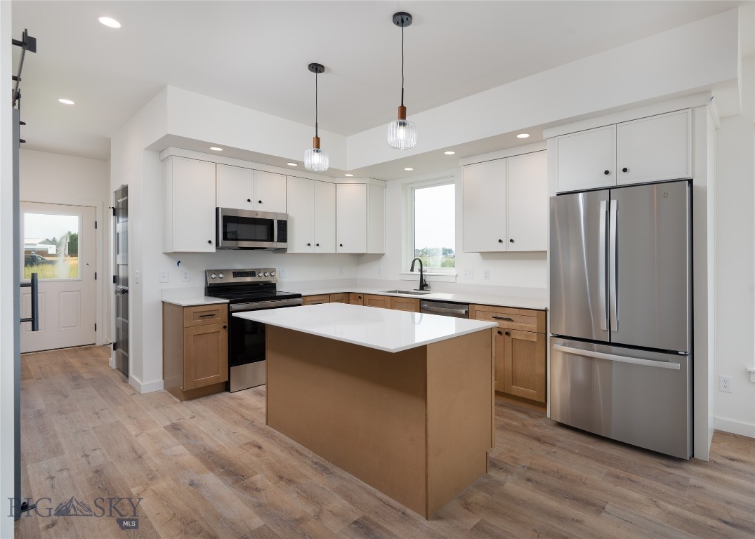 849 Accolade Loop