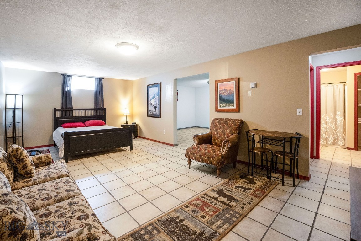 1008 E Missoula Avenue