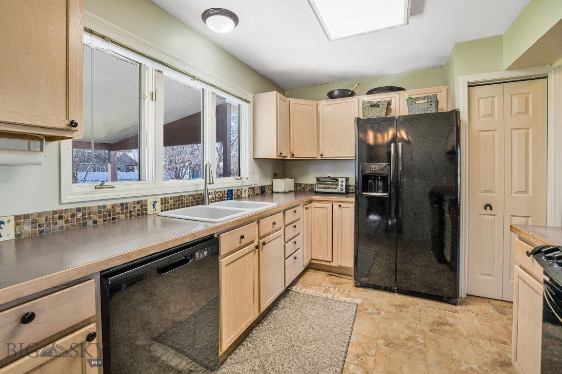 1008 E Missoula Avenue