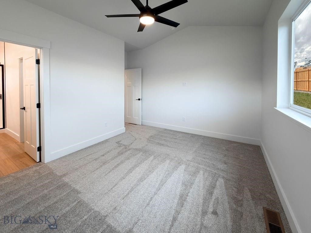 864 Accolade Loop