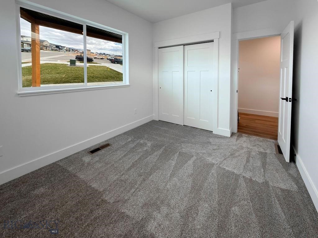 864 Accolade Loop