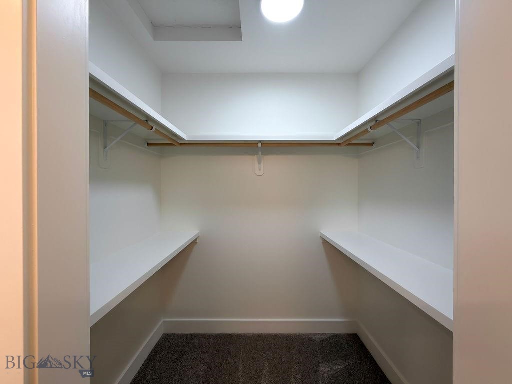 864 Accolade Loop
