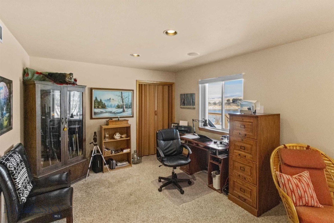 37 Missouri View Loop