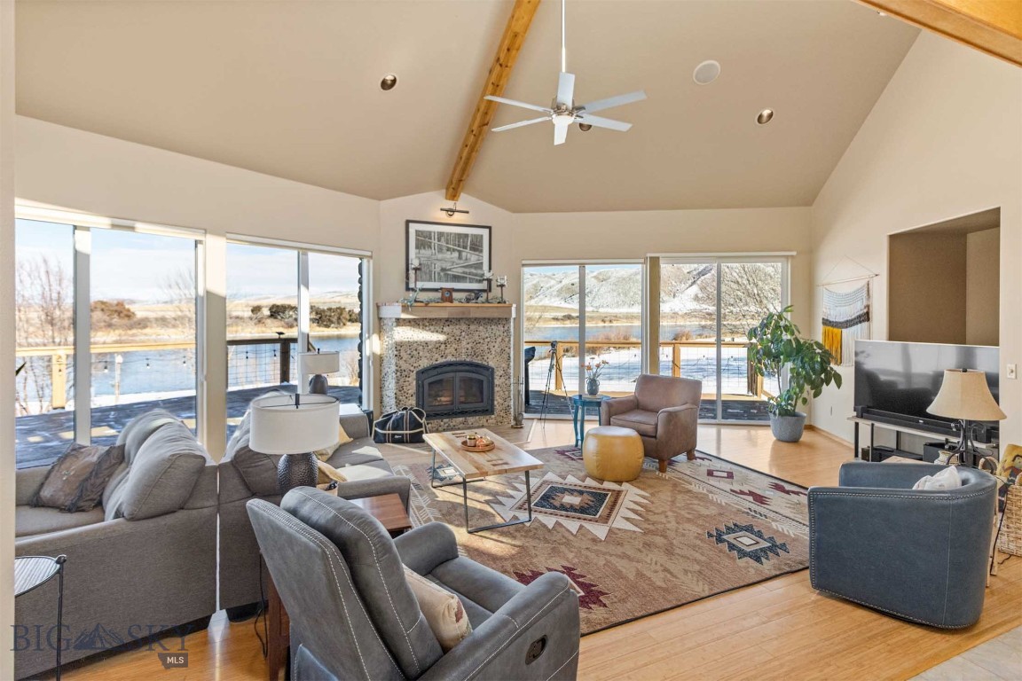 37 Missouri View Loop