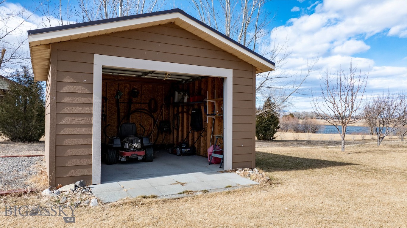 37 Missouri View Loop