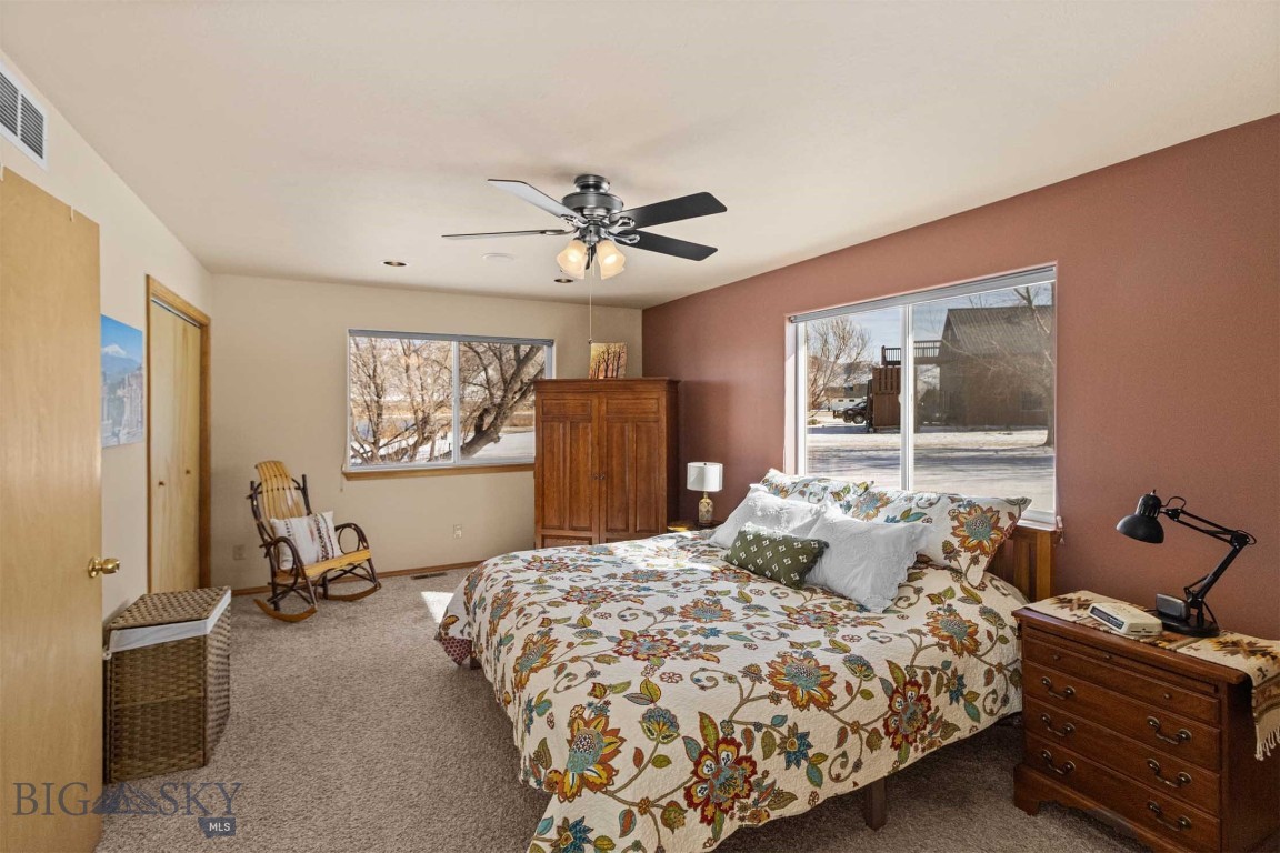 37 Missouri View Loop