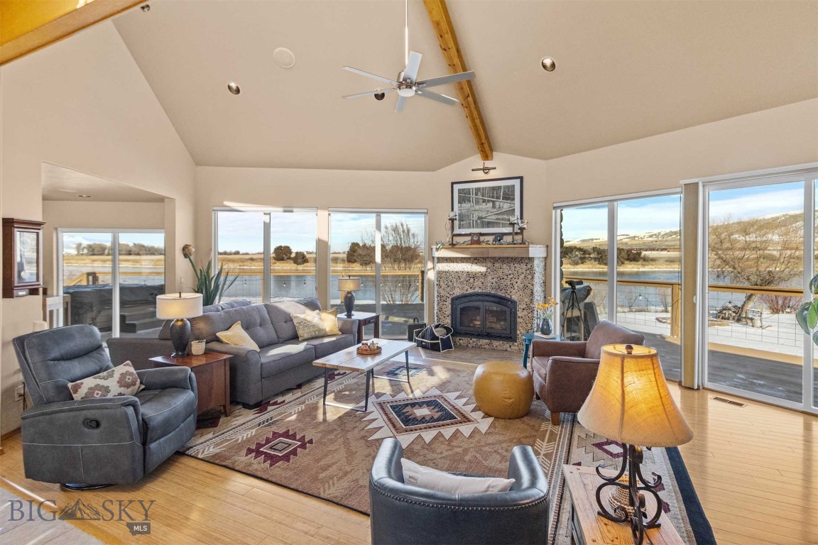 37 Missouri View Loop