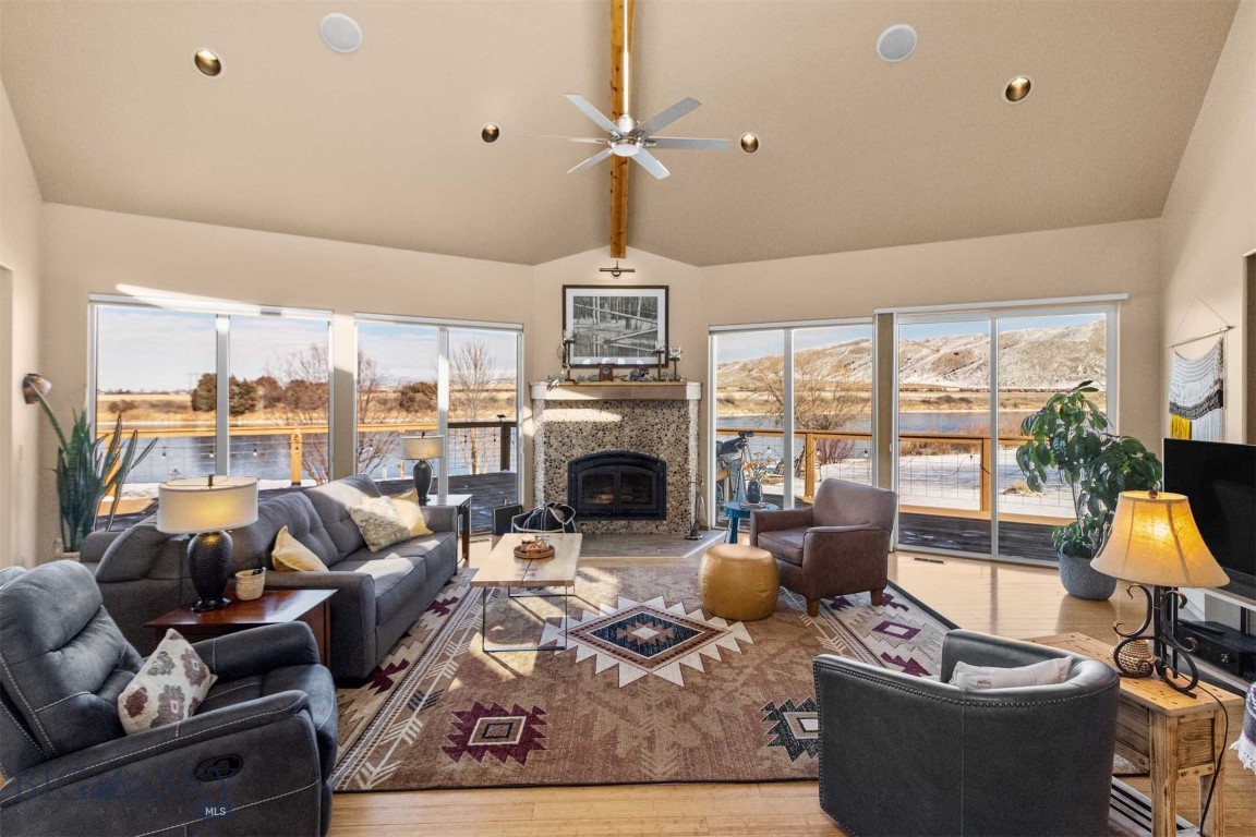 37 Missouri View Loop