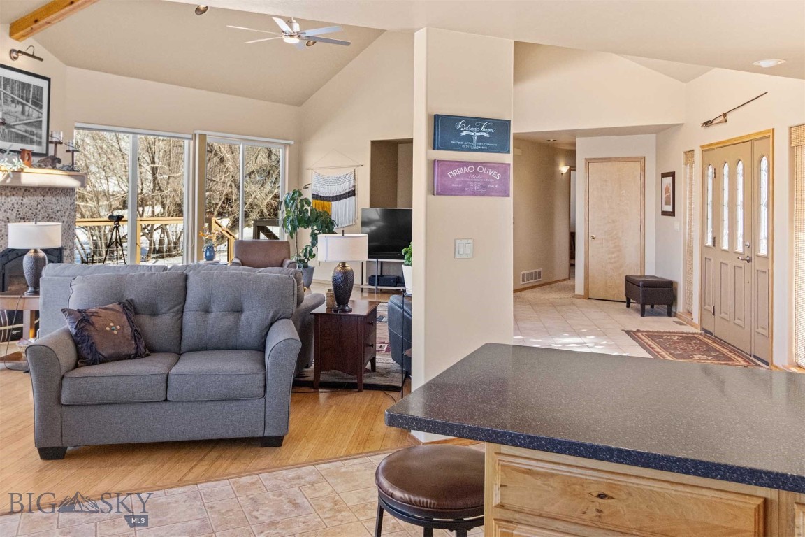 37 Missouri View Loop