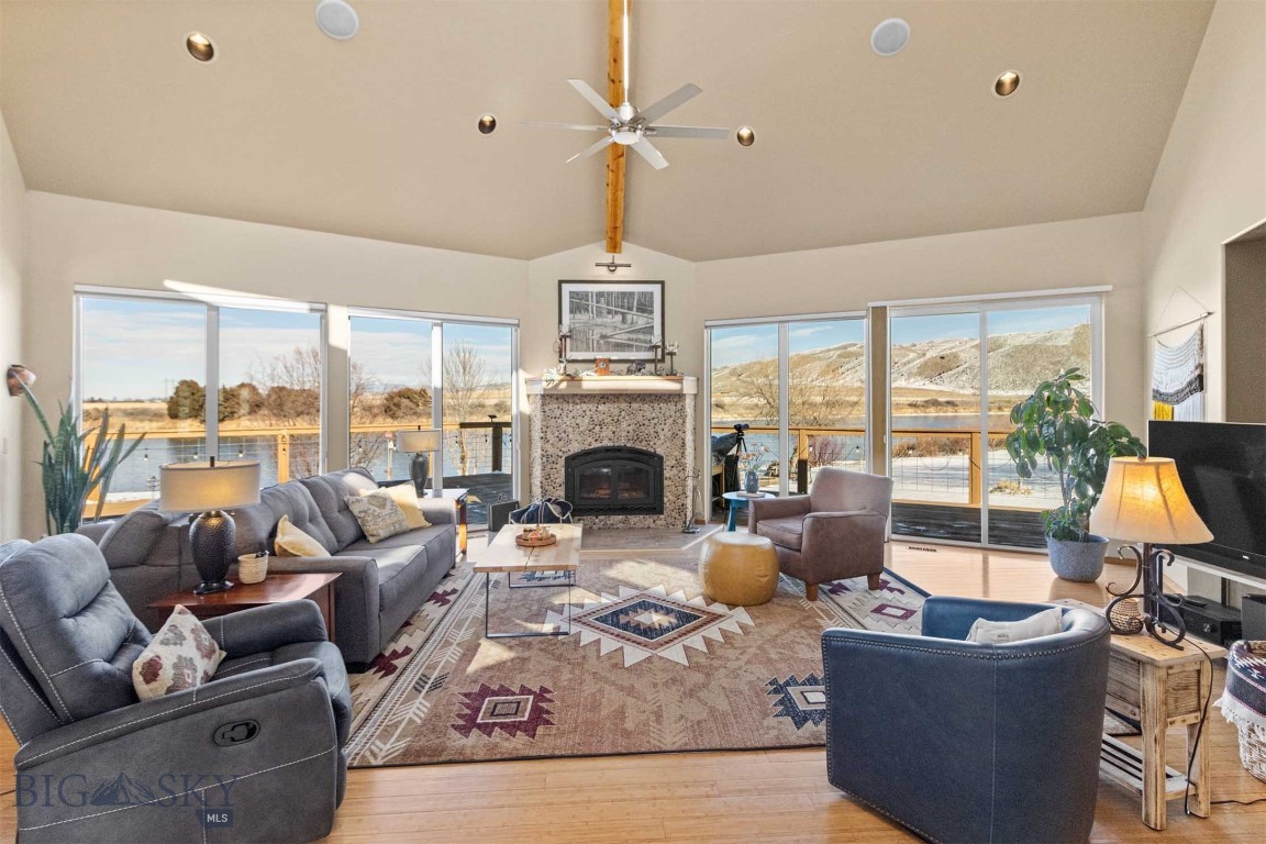 37 Missouri View Loop