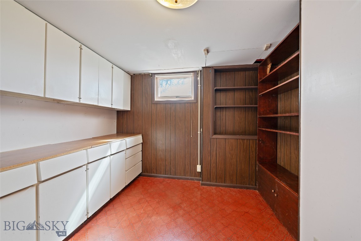 212 N Broadway Street