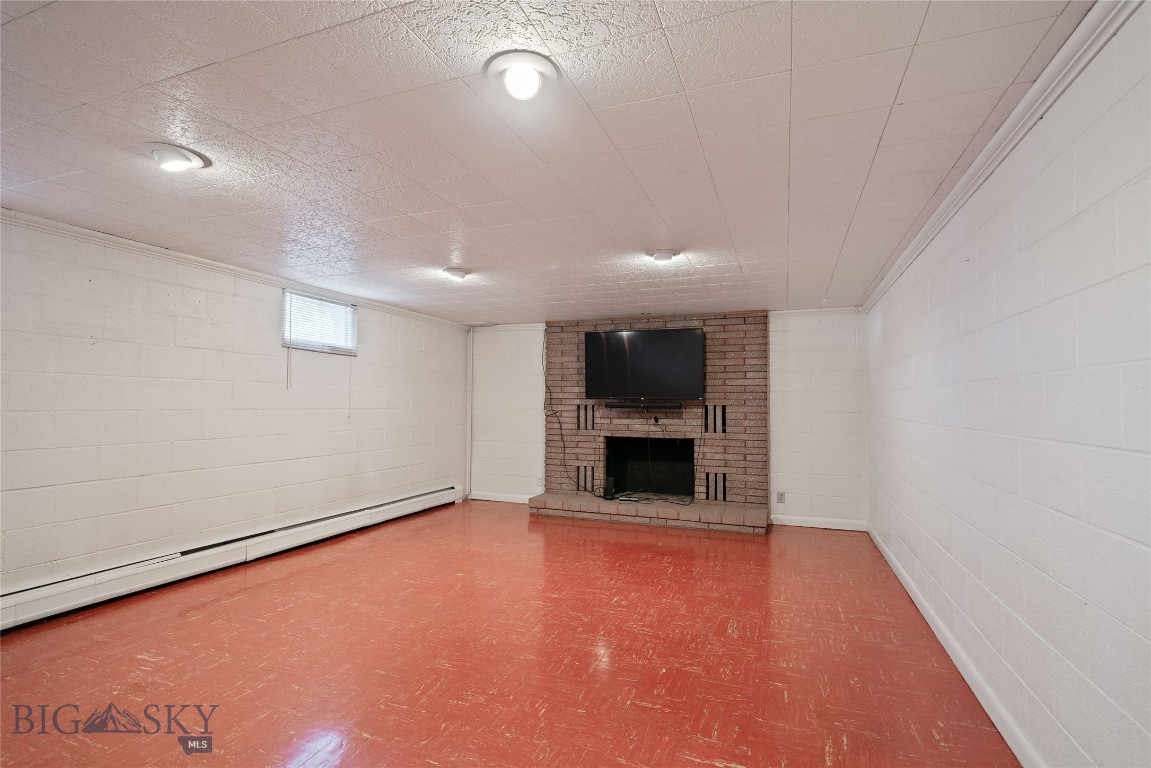 212 N Broadway Street
