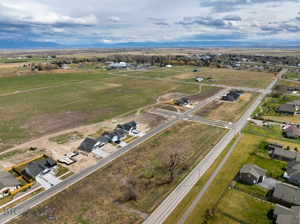 207 S Crispin Street