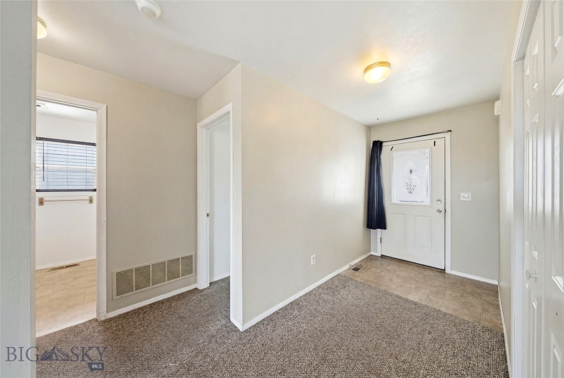 539 N River Rock