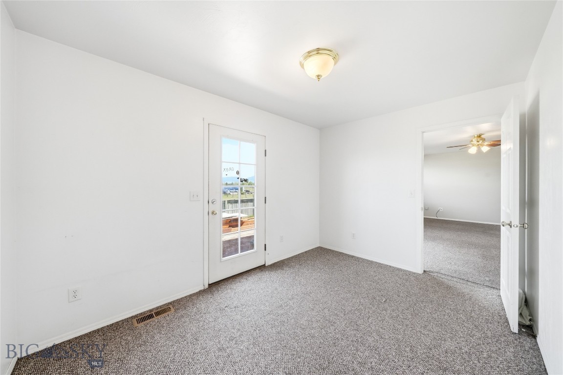 539 N River Rock