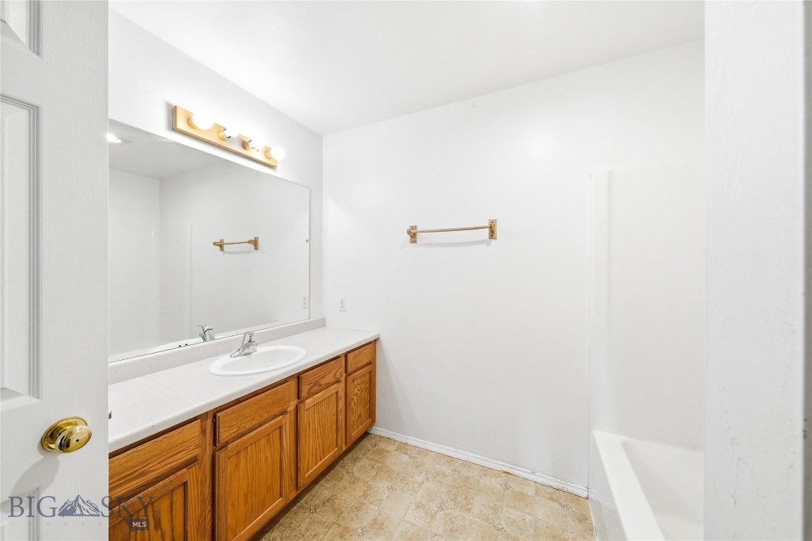 539 N River Rock
