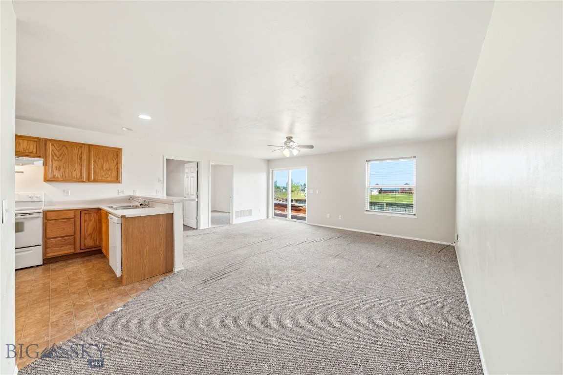 539 N River Rock