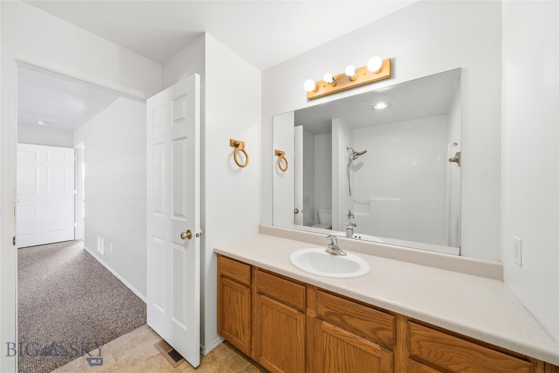 539 N River Rock
