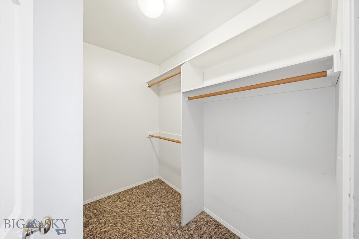 539 N River Rock