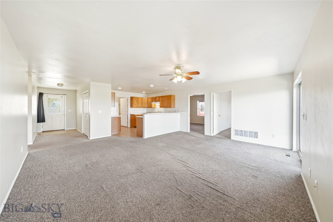 539 N River Rock