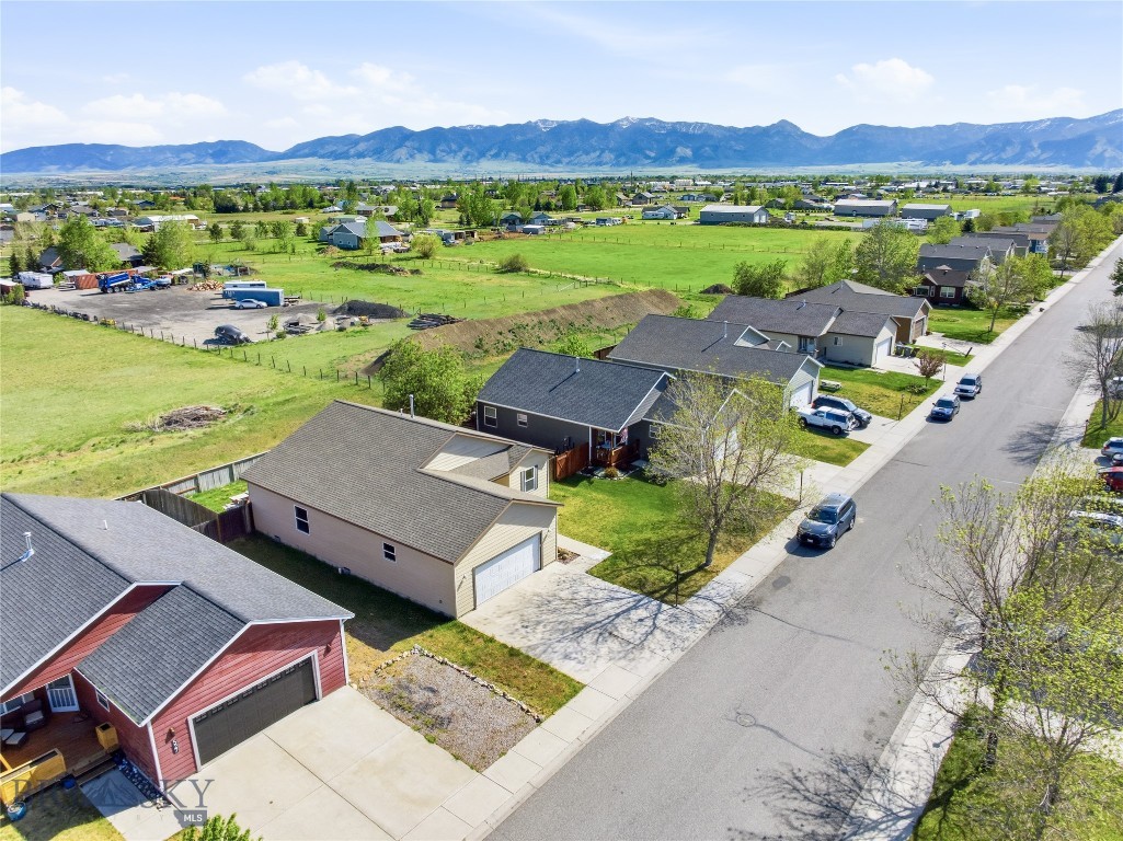 539 N River Rock