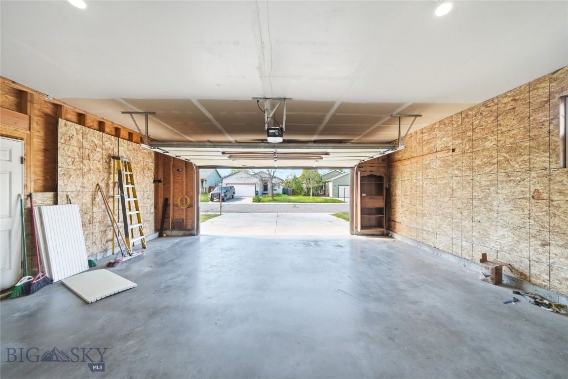539 N River Rock