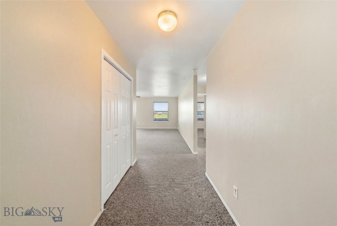 539 N River Rock