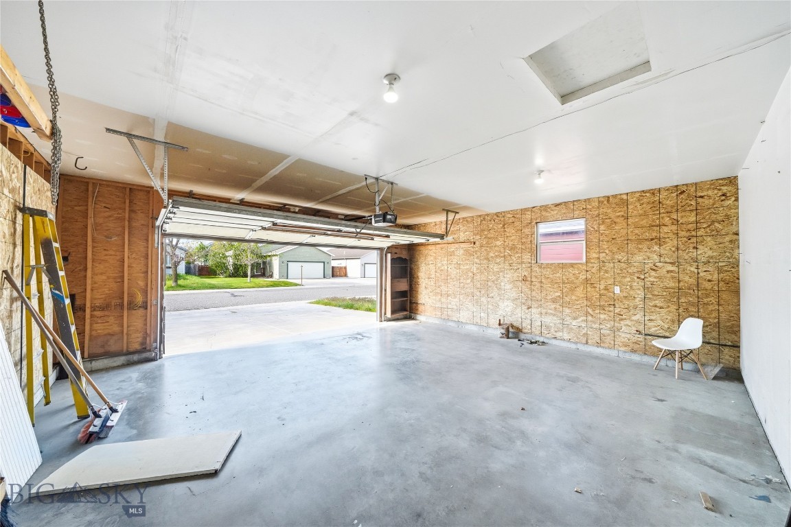 539 N River Rock