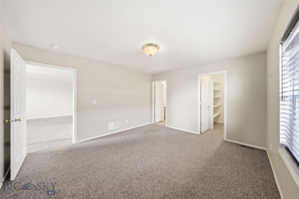 539 N River Rock