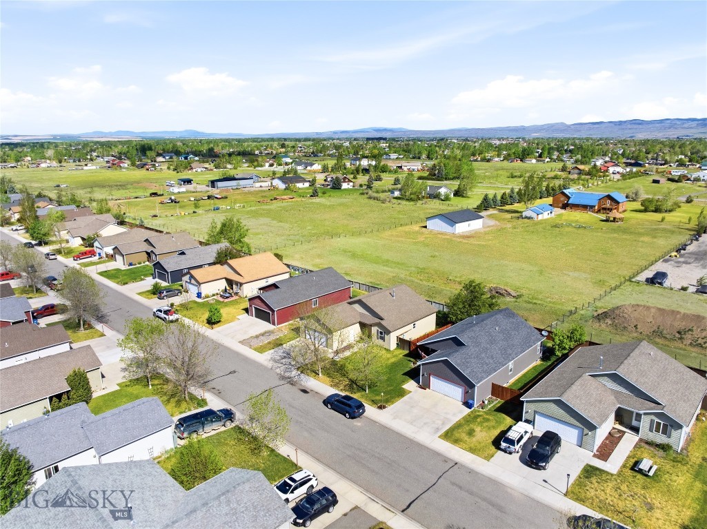 539 N River Rock