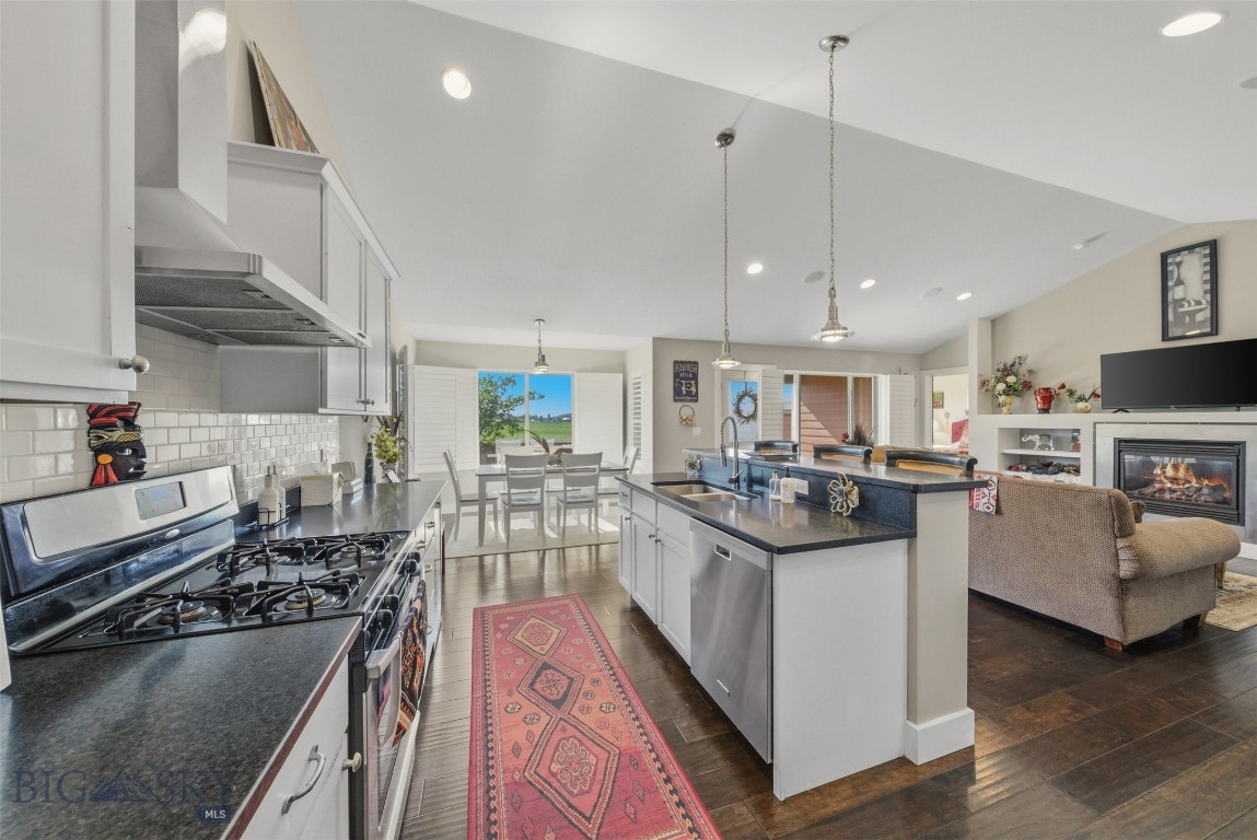 1155 Advance Drive